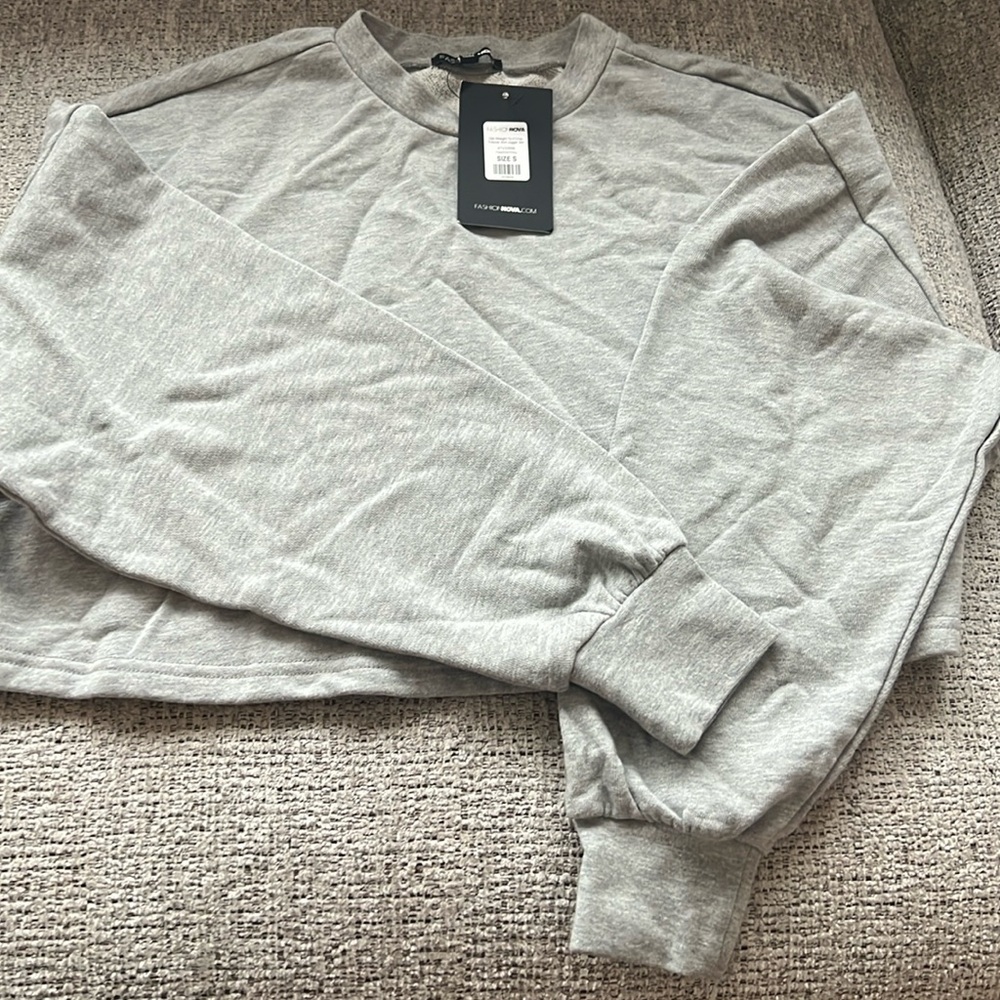 Gray Fashion Nova crop top sweatshirt